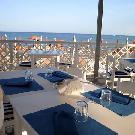 Отель Torre Del Sole 4*