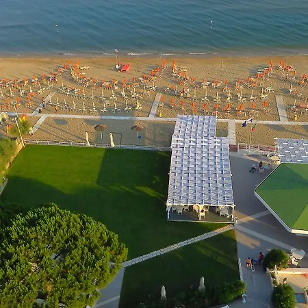 Отель Torre Del Sole Террачина